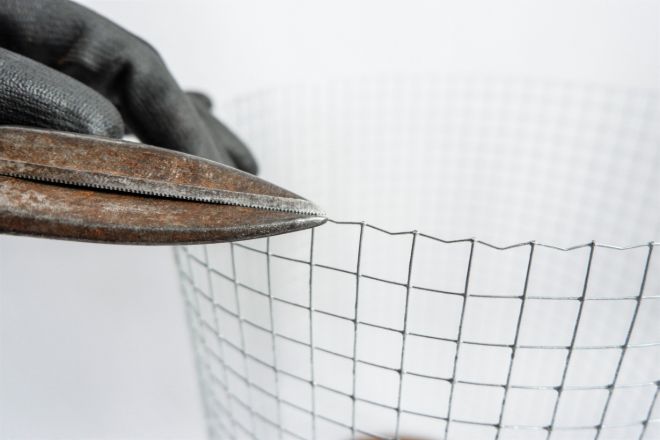 smoothen-wire-mesh-edge