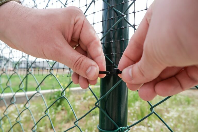 DIY Cat Proof Fence (STEP BY STEP GUIDE) Wire Fence