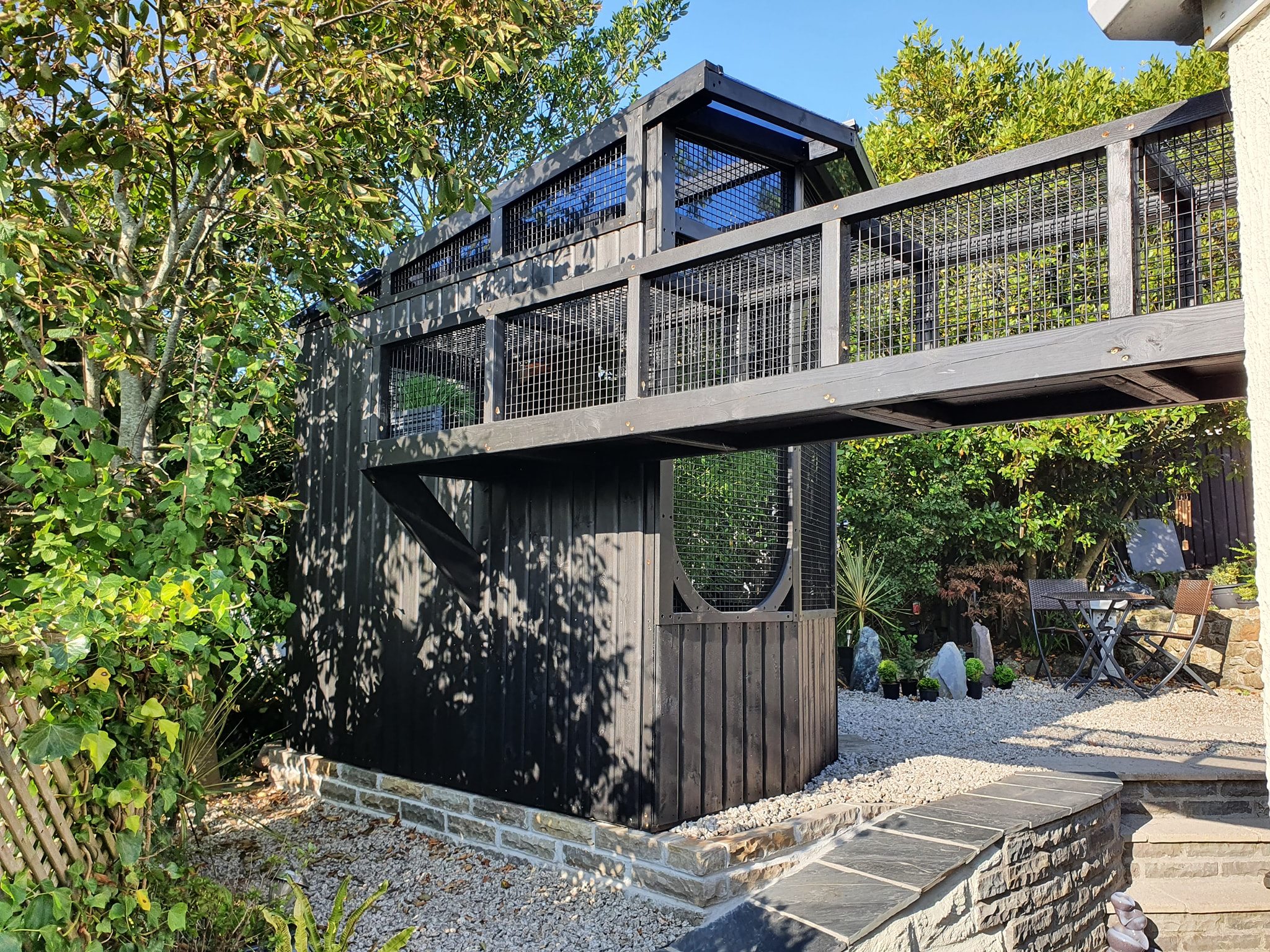 classic-black-catio