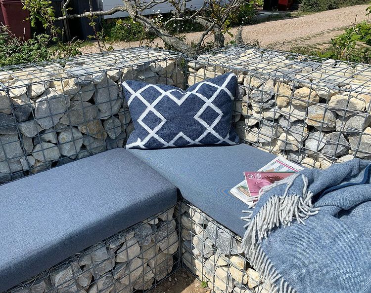 gabion-outdoor-seating