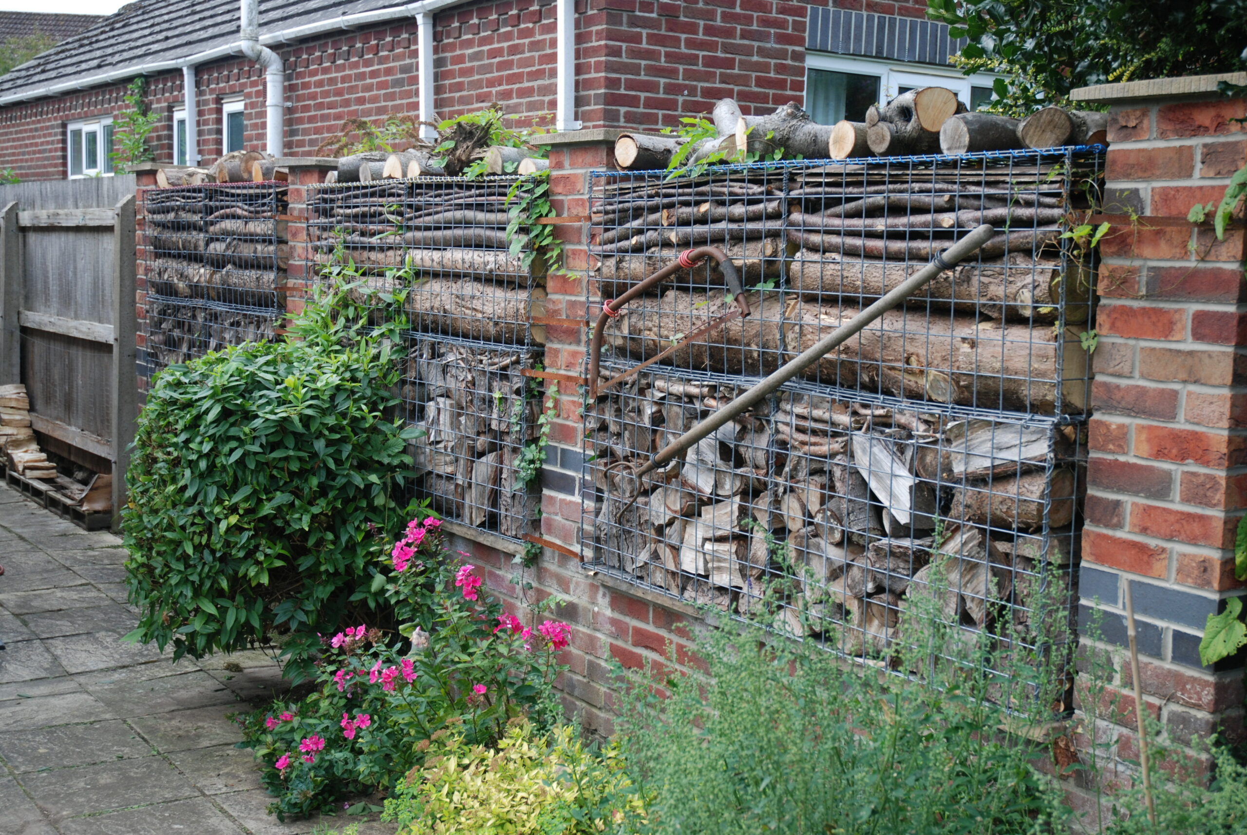 gabion-log-storage