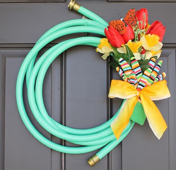 garden-hose-spring-wreath