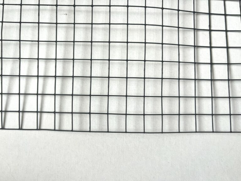 How to Paint Wire Mesh (QUICK & EASY) Wire Fence