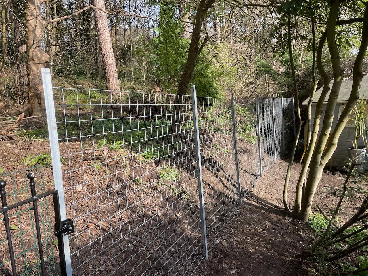 garden-panel-fence