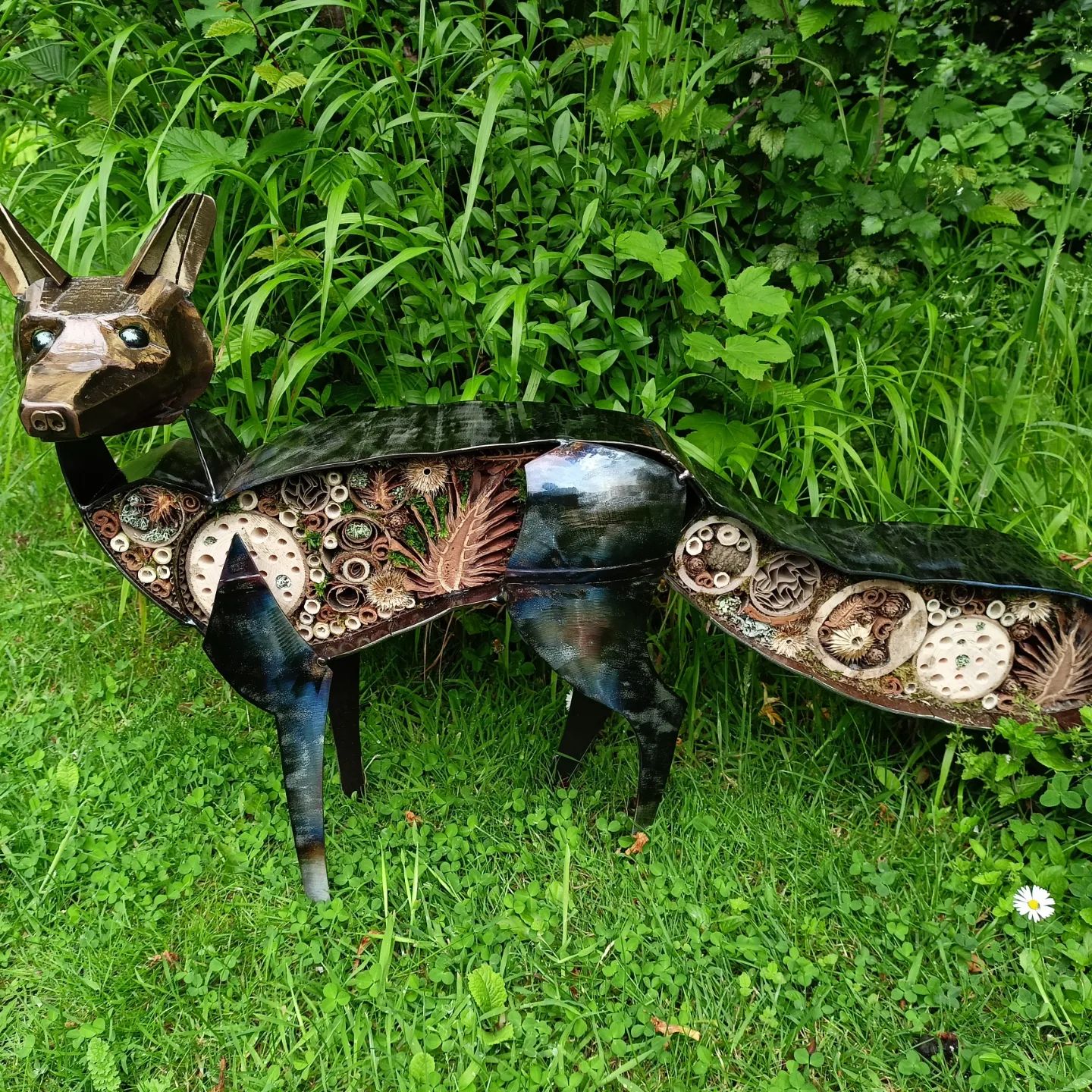fox-shaped-insect-hotel