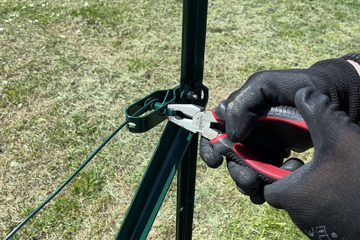 tighten-the-tensioning-wire