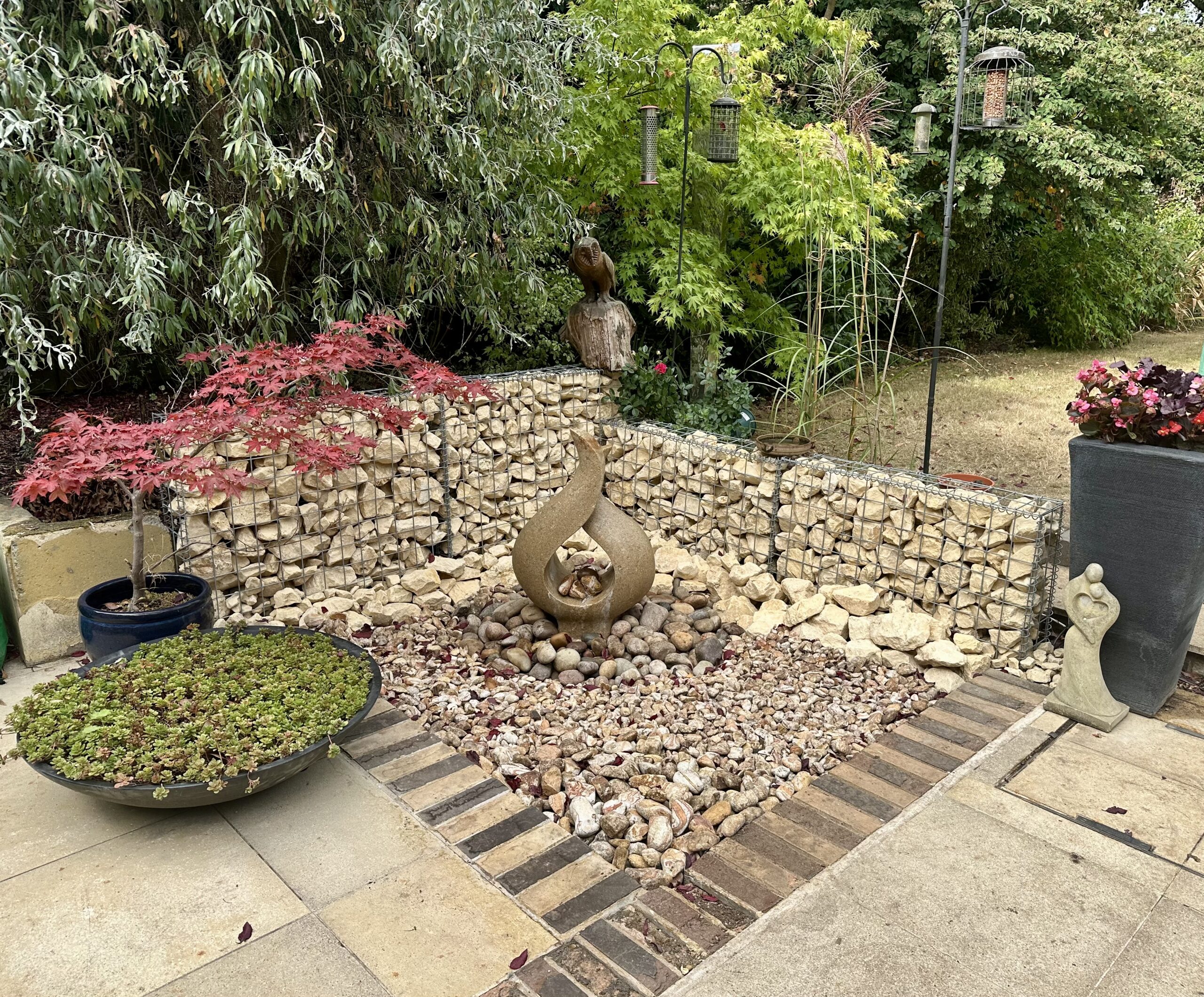 gabion-wall-behind-water-feature
