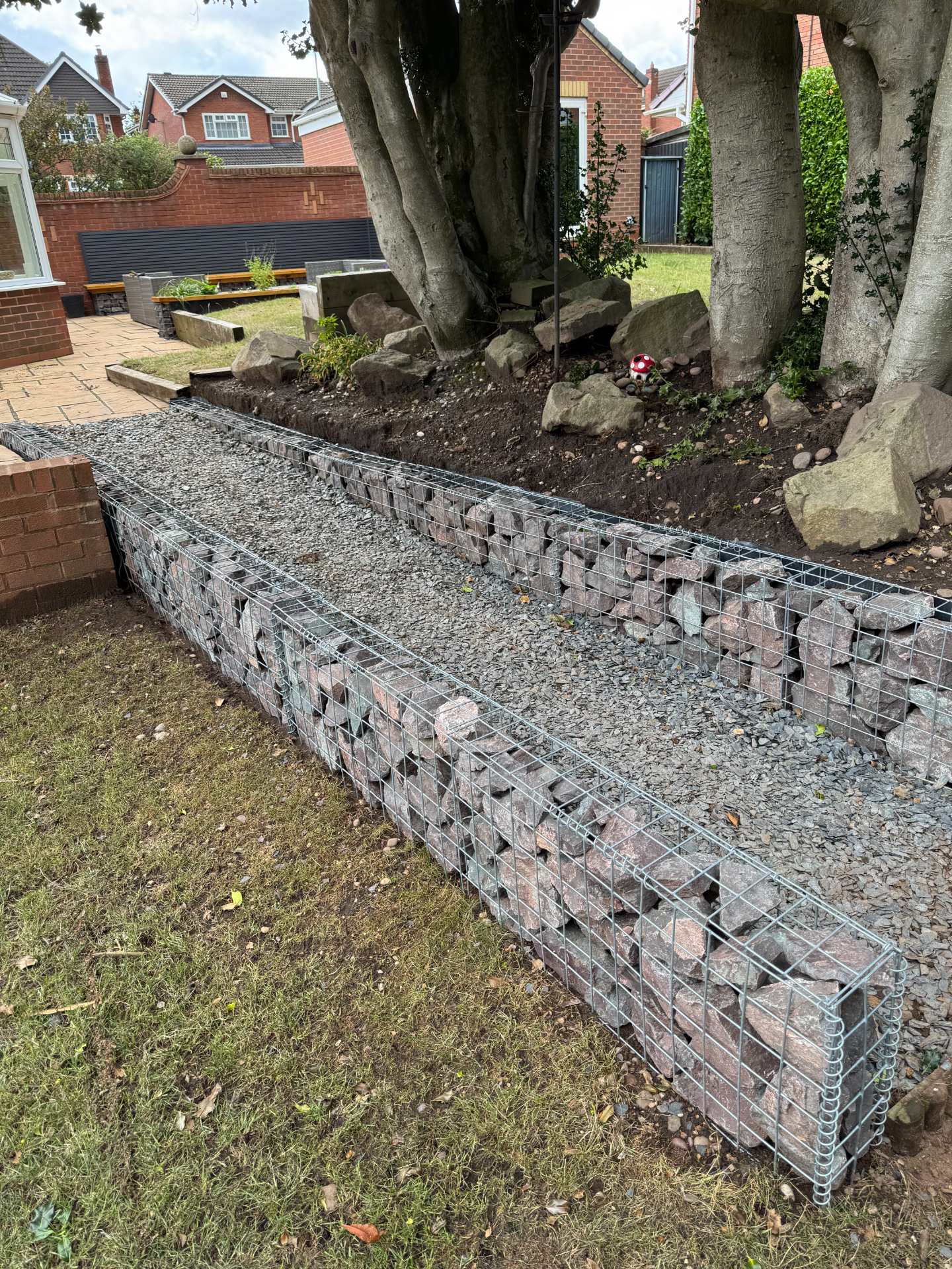 gravel-road-gabion-edging